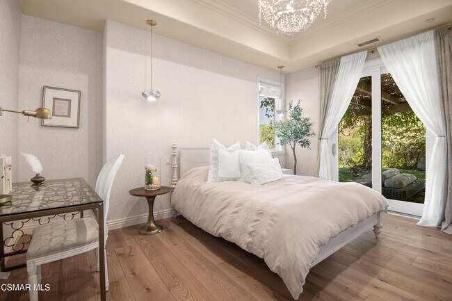 Building Photo - 4358 Cresthaven Dr