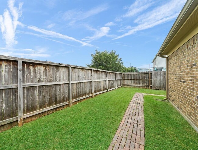 Building Photo - 3158 Thicket Path Way