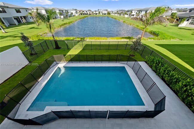 Building Photo - 20422 Southernwood Ave