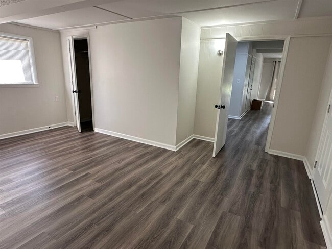Building Photo - 13 Wanda Ln