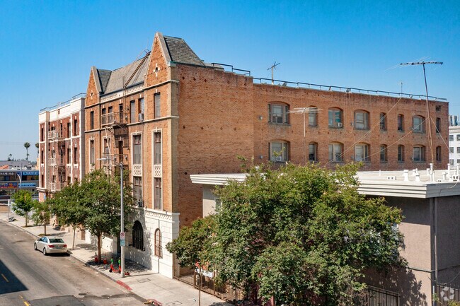 751 S Mariposar Ave Los Angeles, CA 90005 - Astor Apartments