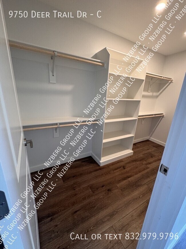 Building Photo - 9750 Deer Trail Dr