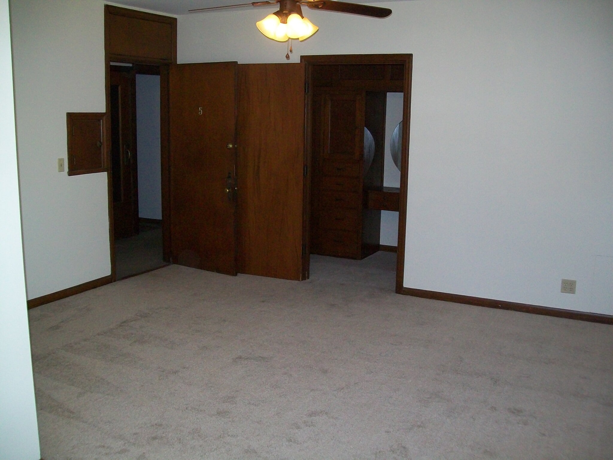 Building Photo - 254 Senator Pl