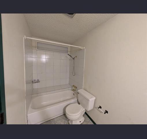 Building Photo - 2604 Peppertree Pl