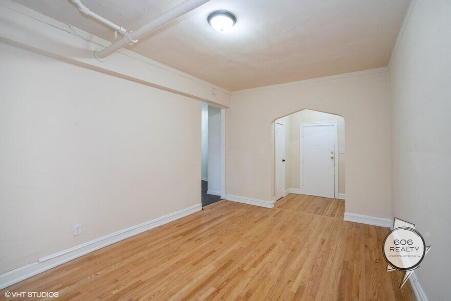 Building Photo - 5250 S Drexel Ave