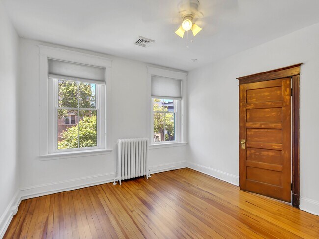 Building Photo - 2611 11th St NW