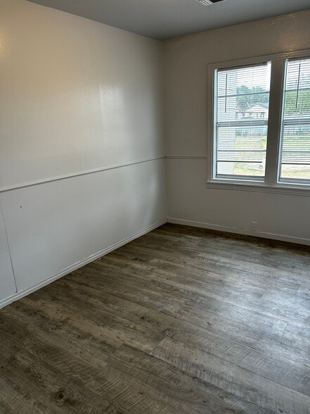 Building Photo - 1628 N Woodland St