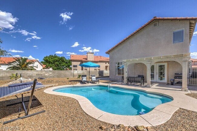 Building Photo - 1918 Pintura Cir