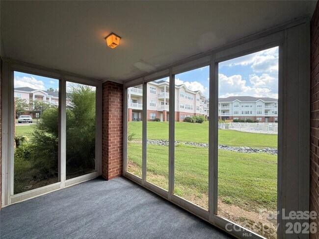 Building Photo - 9113 Meadow Vista Rd