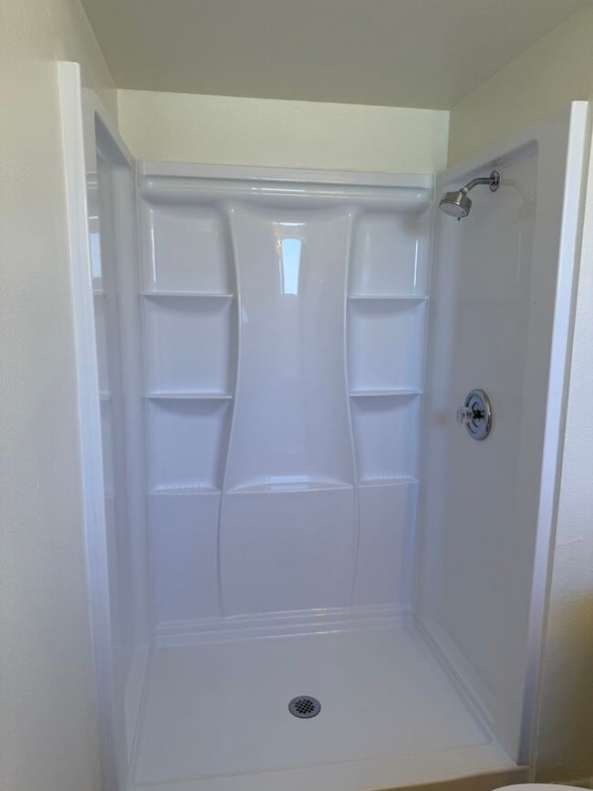 Building Photo - REMODELED 3 Bed/2Bath single family home with HUGE yard