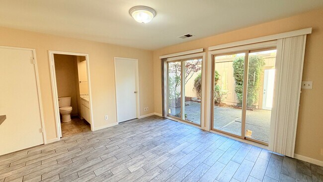 Building Photo - 3169 Santa Cruz Ln