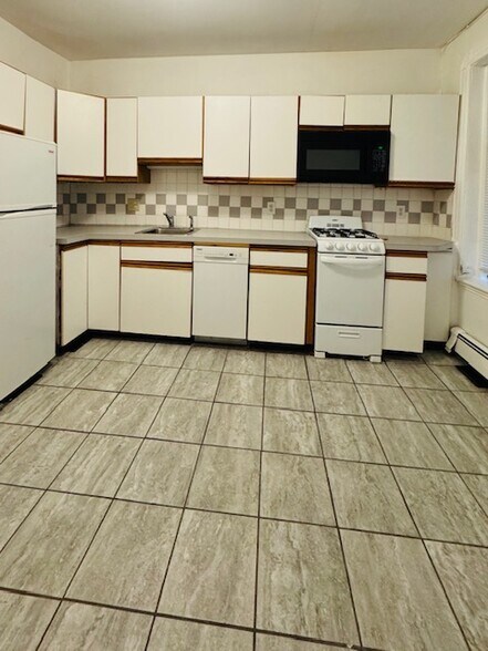 Building Photo - 64A Phillips St