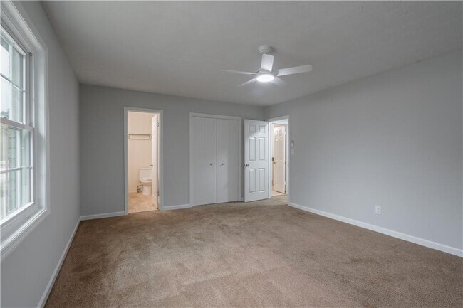 Building Photo - 330 Winding River Dr