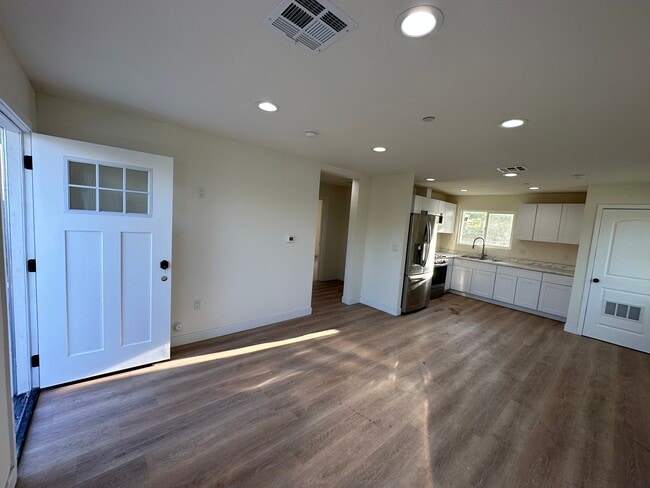 Building Photo - 10730 Crockett St