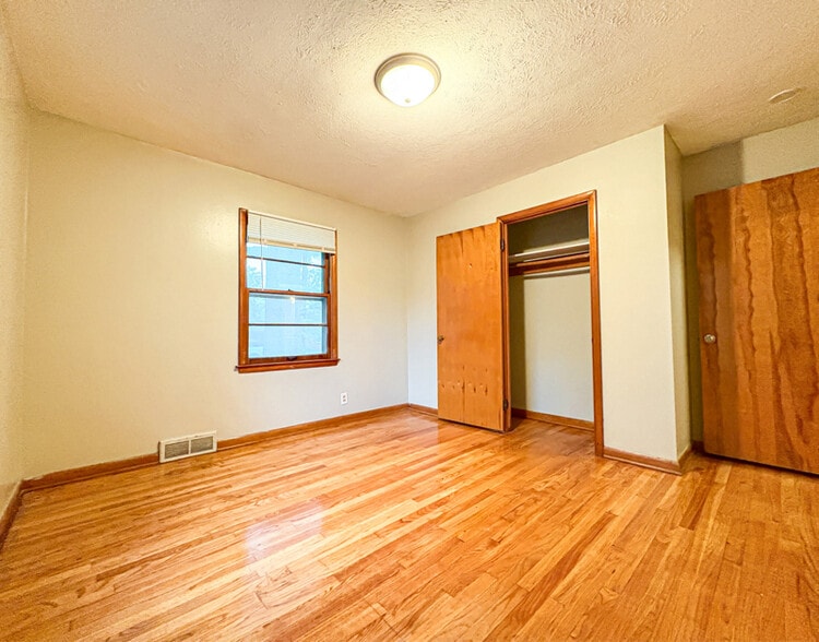 Building Photo - 5618 Huntington Ave