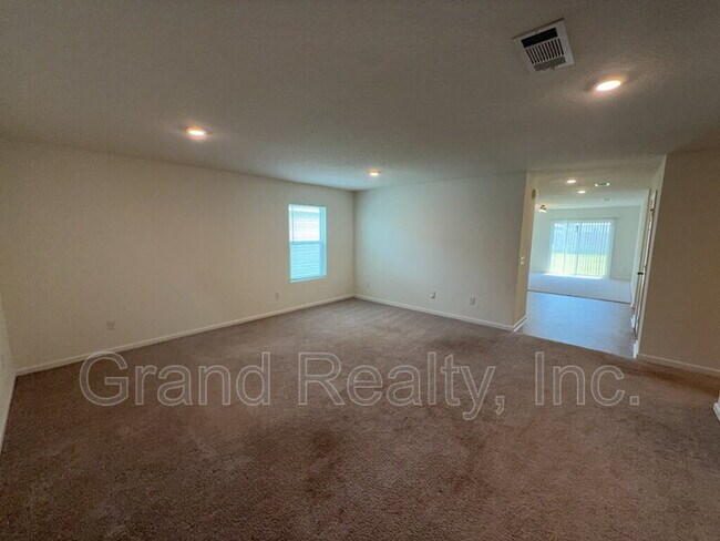Building Photo - 4360 Jitterbug St