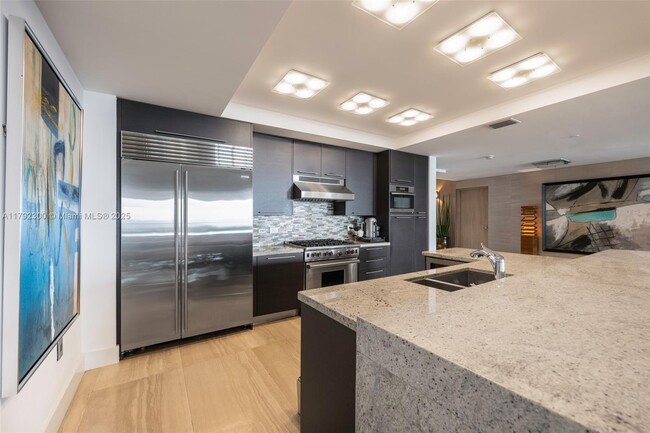 Building Photo - 125 Ocean Dr