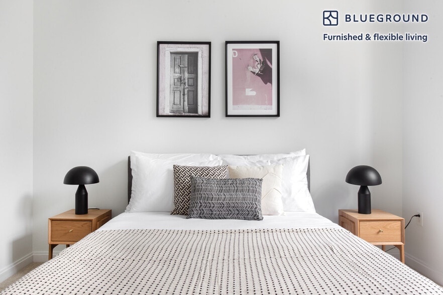 Building Photo - 303 Third Street-SI FL1-ID387