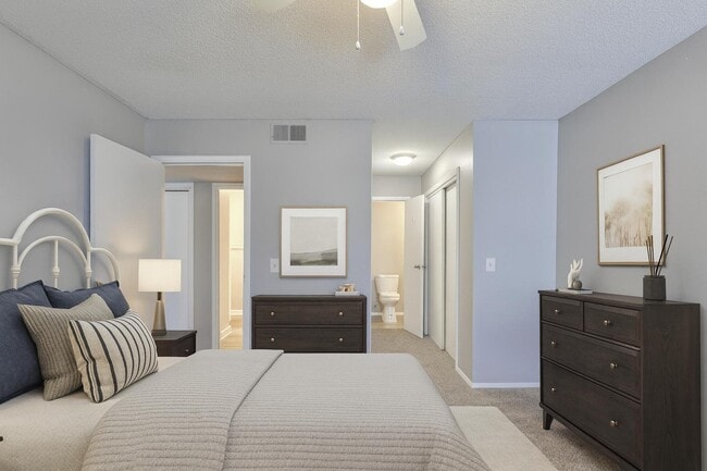 Building Photo - 4646 Nolensville Pk