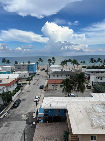 Building Photo - 801 S Ocean Dr