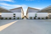 Building Photo - 1634 Playa Dr