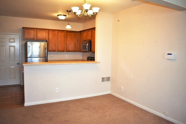 Building Photo - 609 Powell Dr