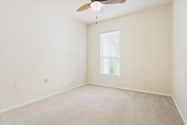 Building Photo - 141 Dickens Cir