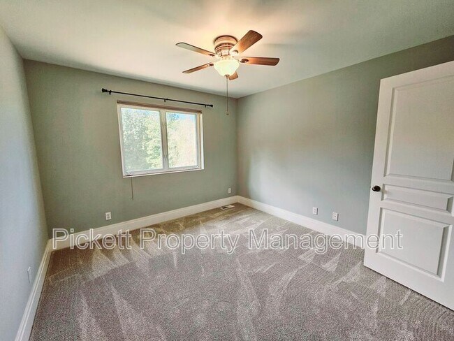 Building Photo - 27201 WA-3