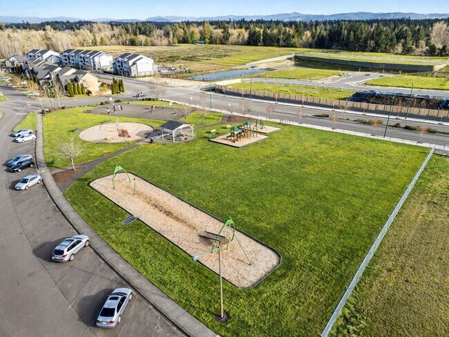 Building Photo - Modern Yelm Home Built in 2023, Walk-In Closets, Deep Storage & Neighborhood Park!