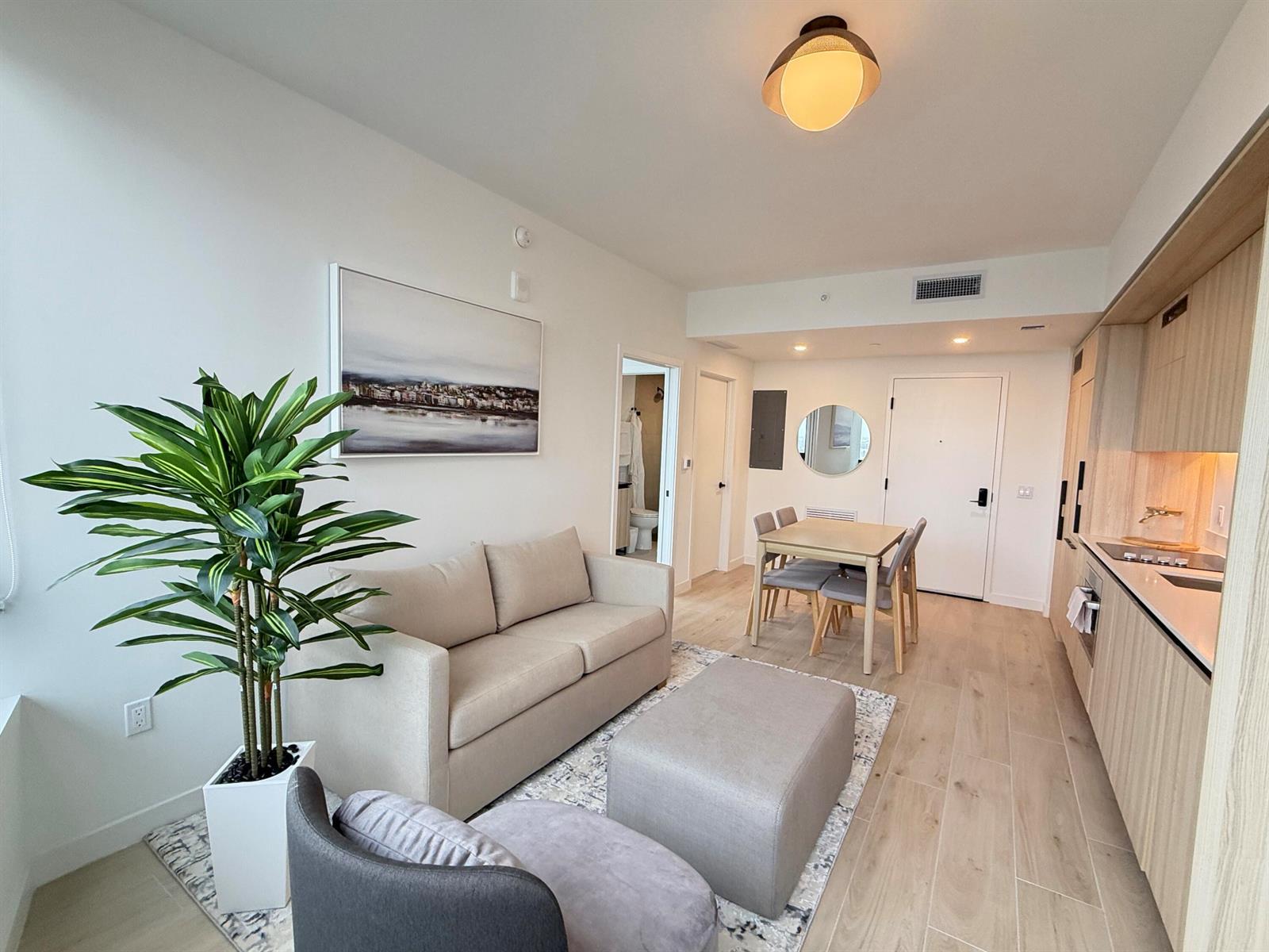 Building Photo - 225 N Miami Ave