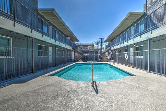 Building Photo - Urban Oasis