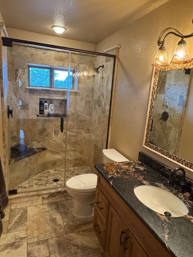 Building Photo - 3 Bed 2 Bath- Flagstaff