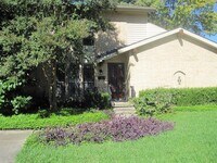 Building Photo - 6117 Rincon Way