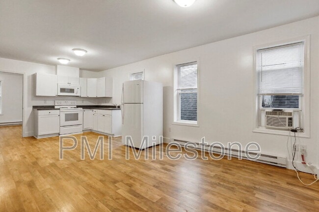 Building Photo - 207 N Mulberry St
