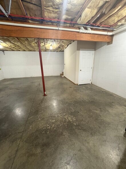 Building Photo - 2108 Pleasant View Dr