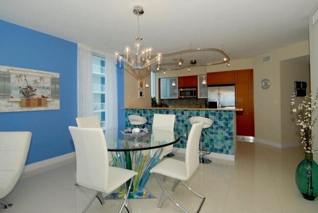 Building Photo - 2821 N Ocean Blvd