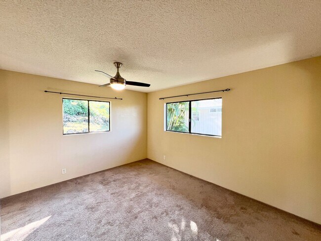 Building Photo - UNFURNISHED 3 BED/2BA PRIVATE HOME WITH OCEAN VIEW