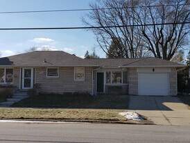 Building Photo - 1205 Iroquois St