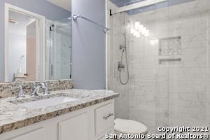 Building Photo - 7834 Broadway St