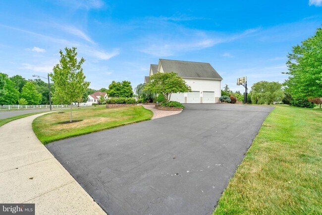 Building Photo - 19 Meadowlark Dr