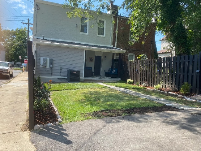 Building Photo - 2912 Grindon Ave