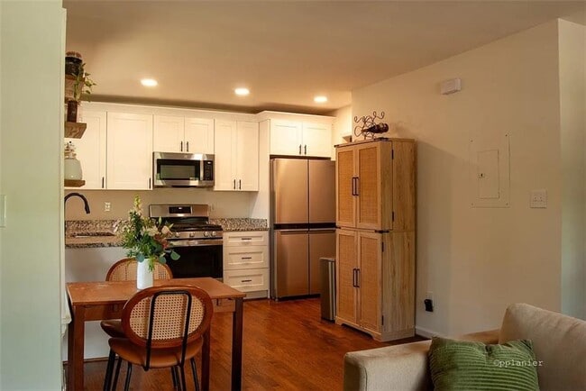 Building Photo - 1181 Westview Dr SW