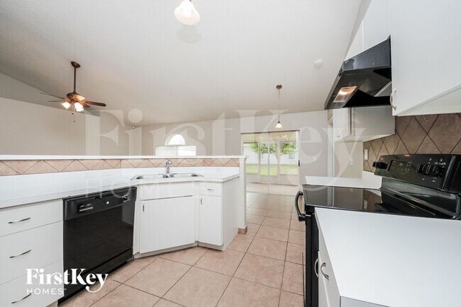 Building Photo - 431 Albatross Ct