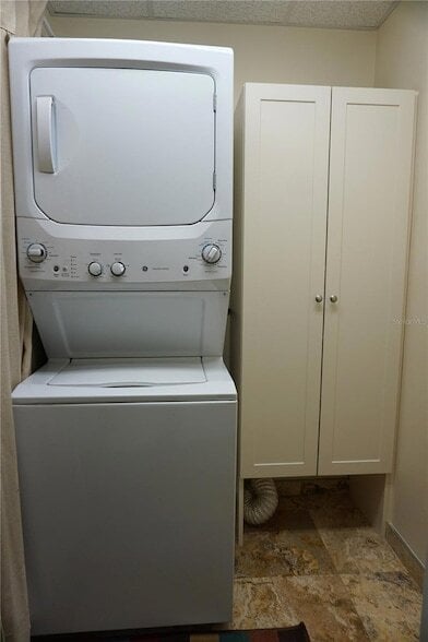 Building Photo - 340 Pinellas Bayway S