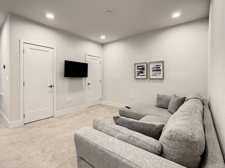 Building Photo - 17204 Blessing Dr