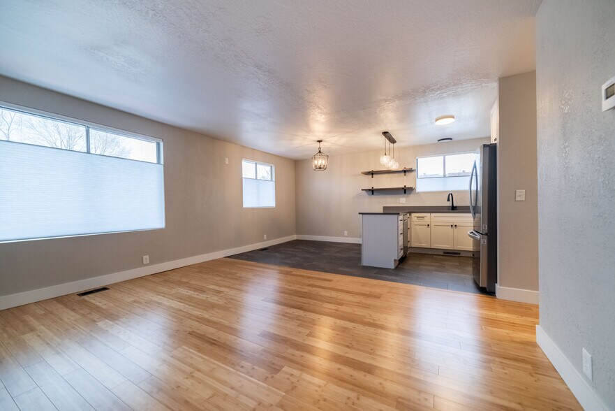 Building Photo - 269 S Montgomery St