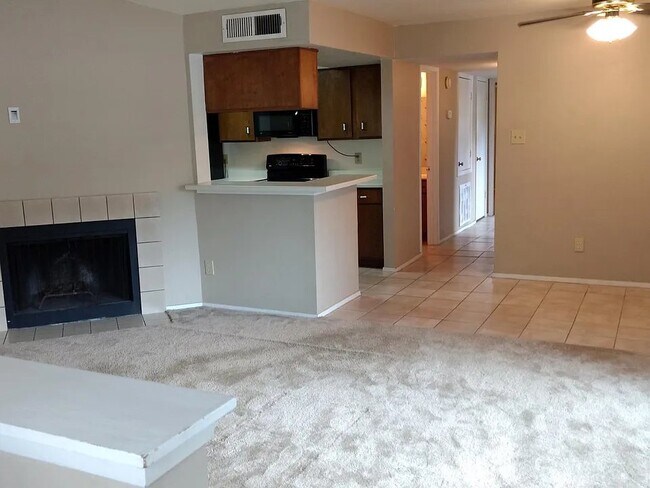 Building Photo - 8024 Sands Point Dr