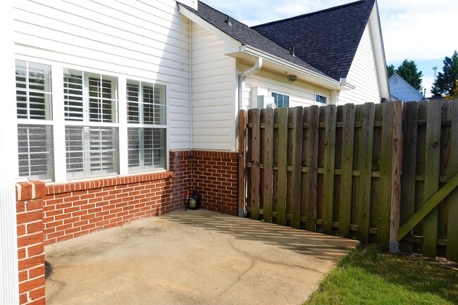 Building Photo - 30 Cedar Rock Dr