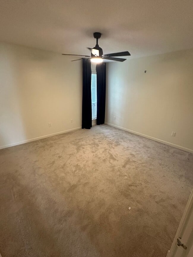 Building Photo - 2BD/1.5BA Townhouse located in East Memphis!