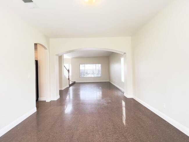 Building Photo - Great location house in Green Valley